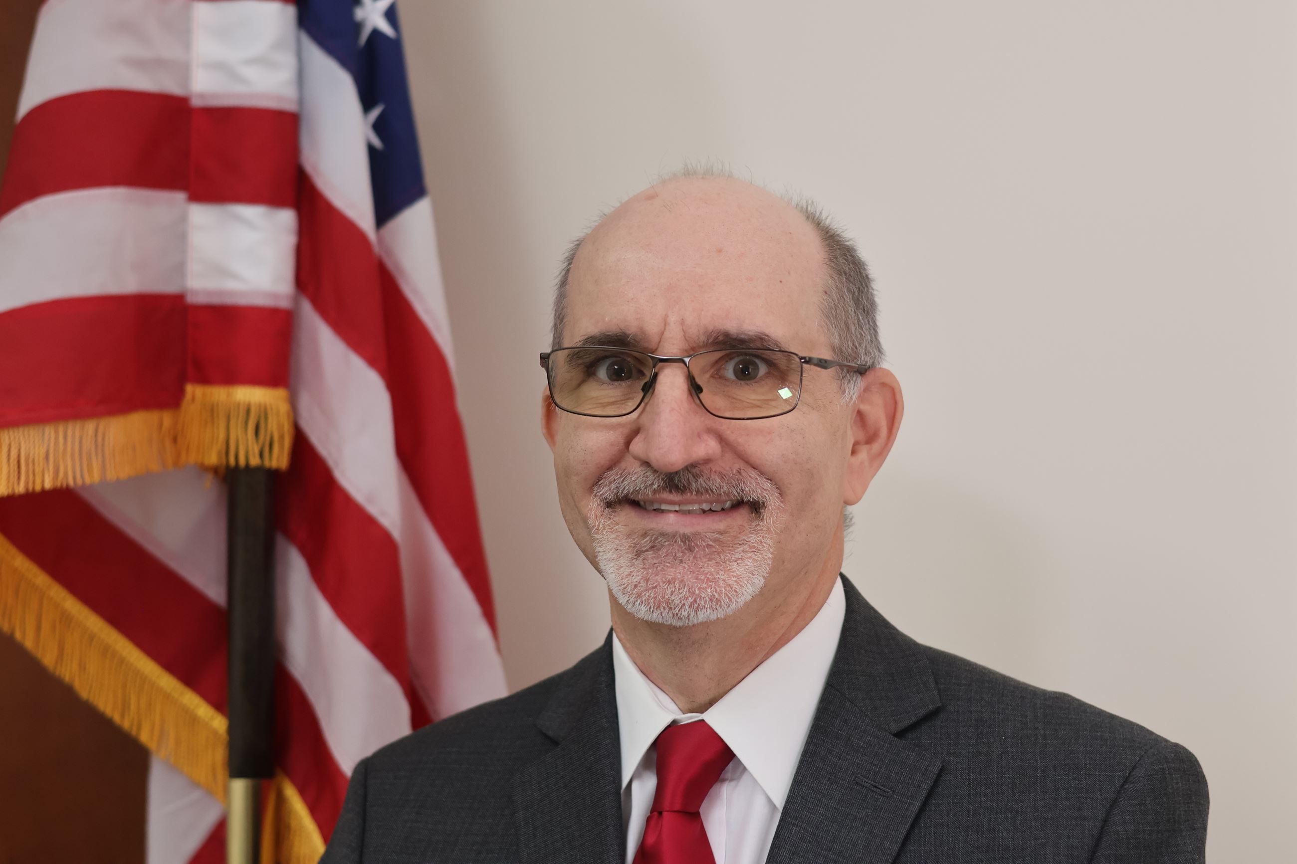 Headshot of Macomb Township Trustee, Ronald P. Papa Jr.